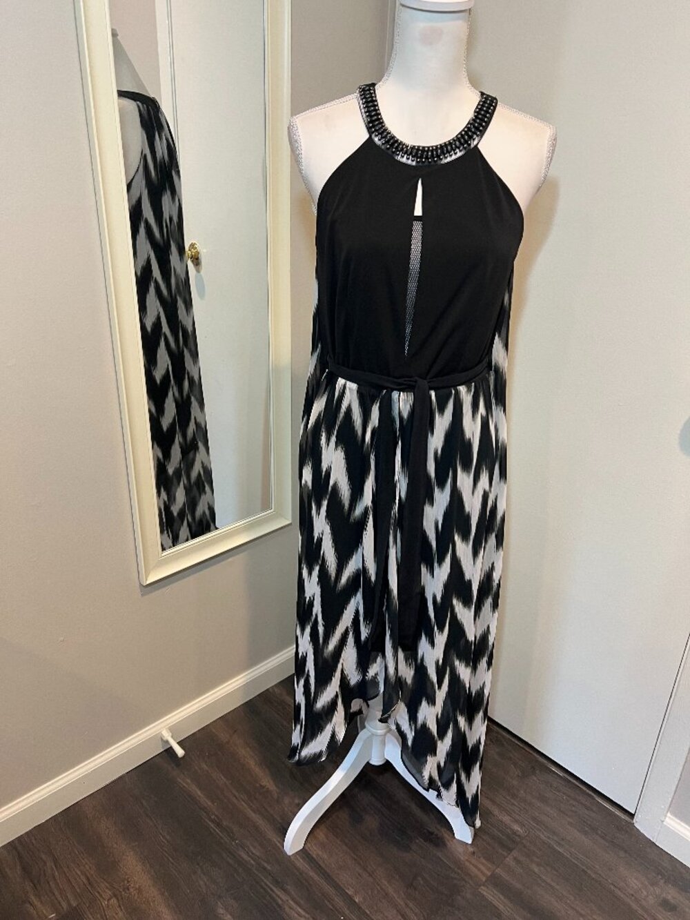 NWT Morgan De Toi Black & White Halter Beaded Cape Dress, Size 8